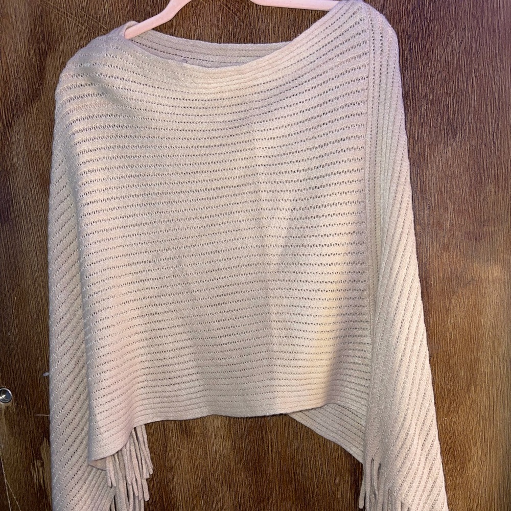 Beige pancho